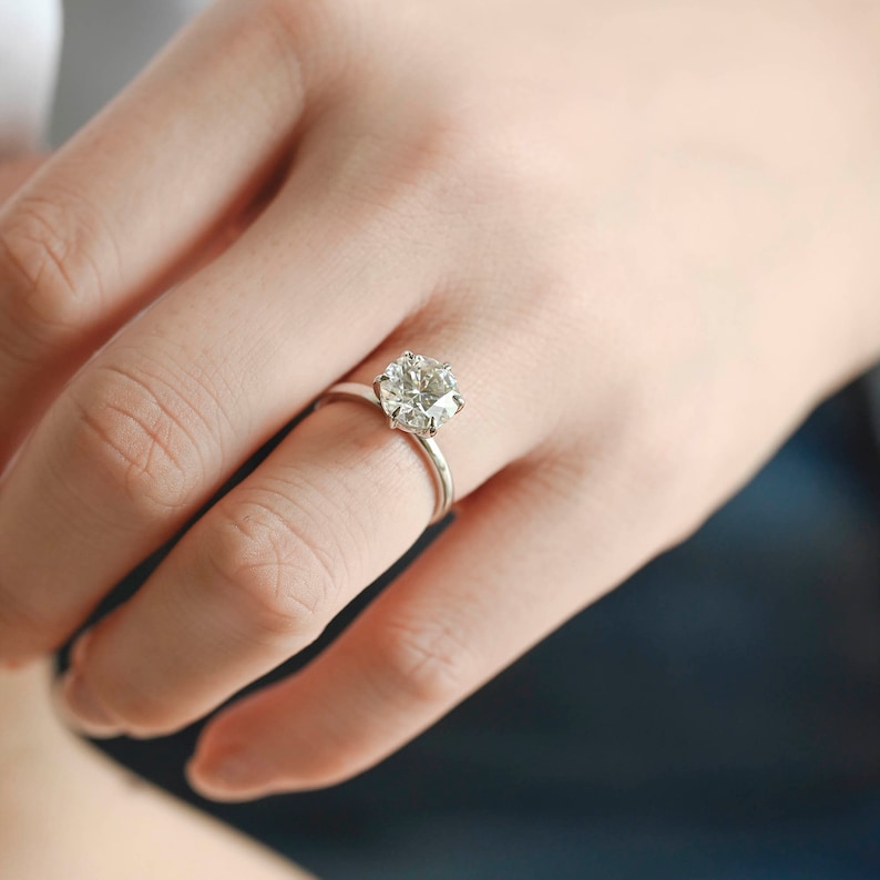 Stunning 2.5 CT Round Moissanite Engagement Ring with Solitaire Design 10