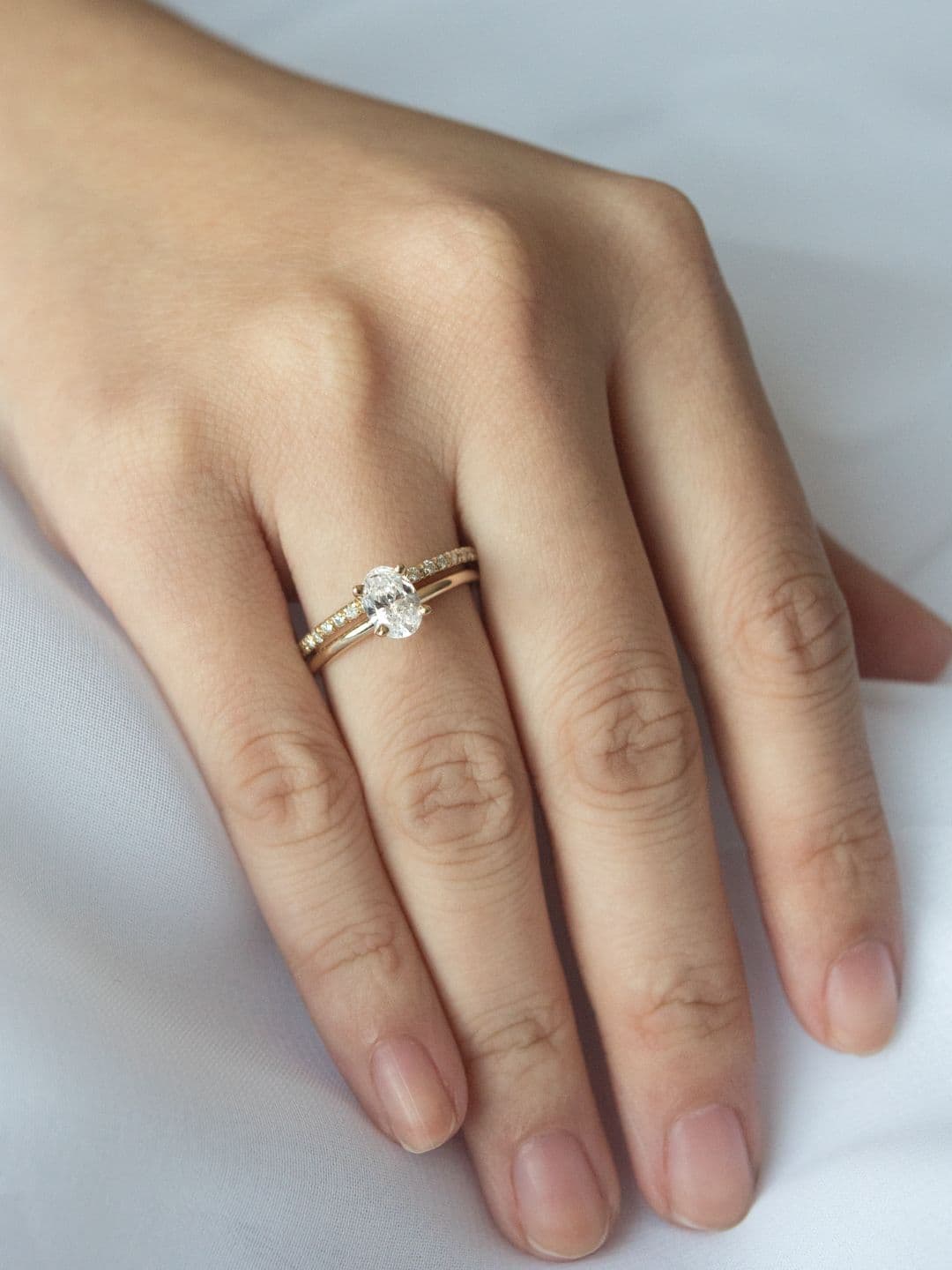 Stunning 1 CT Oval Moissanite Engagement Ring With Solitaire Design 13