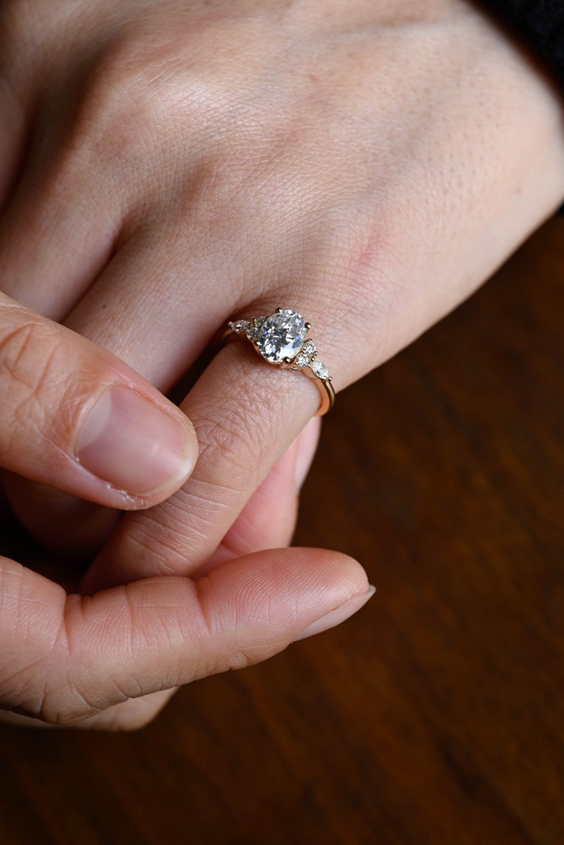 Stunning 1.0 - 2.0 CT Oval Moissanite Engagement Ring with Cluster Design 8