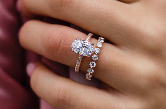 Oval Cut Solitaire Style Cubic Zirconia in 925 Sterling Silver Ring 2