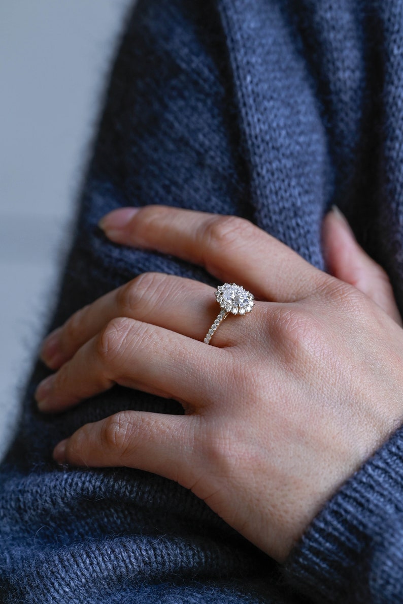 Stunning 1.0 - 2.0 CT Oval Moissanite Engagement Ring with Pave & Halo Design 6
