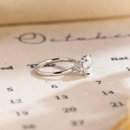 Stunning 2.0 CT Oval Moissanite Engagement Ring with Cluster Design 5