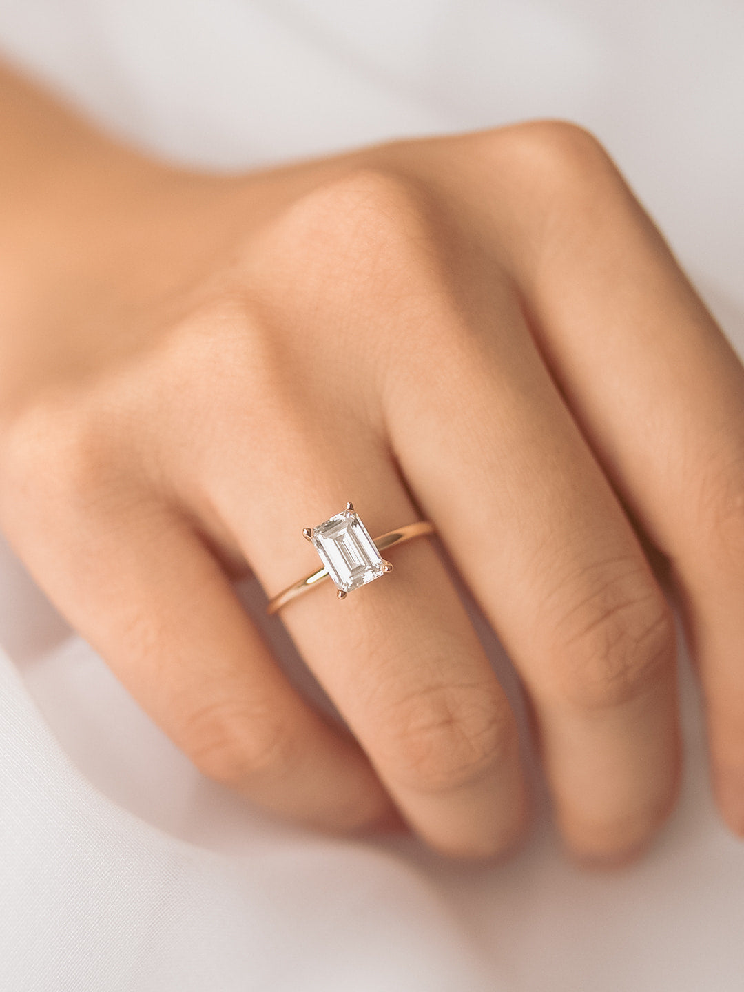 Stunning 1 CT Emerald Moissanite Engagement Ring With Solitaire Design 7