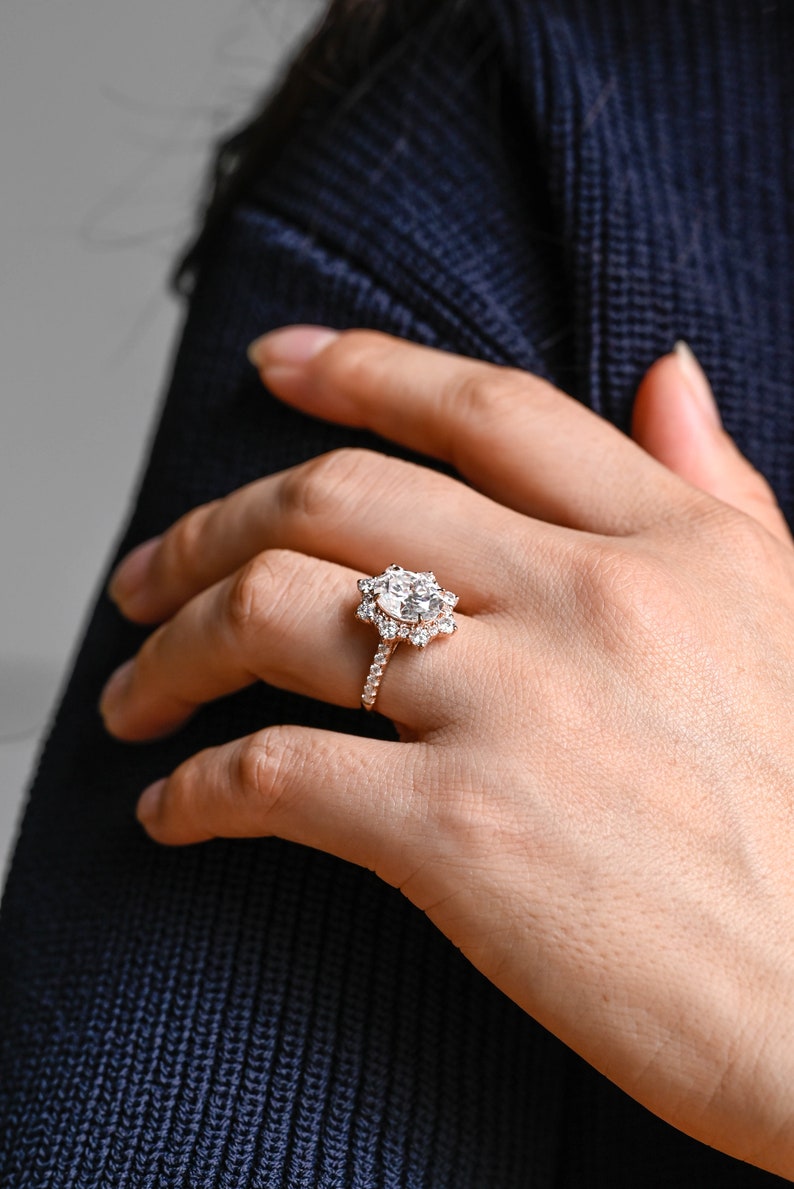 Stunning 1.0 - 2.0 CT Oval Moissanite Engagement Ring with Pave & Halo Design 4