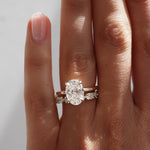 Stunning 0.85 TCW Round & Oval Moissanite Stones Alternate Wedding Bands 5