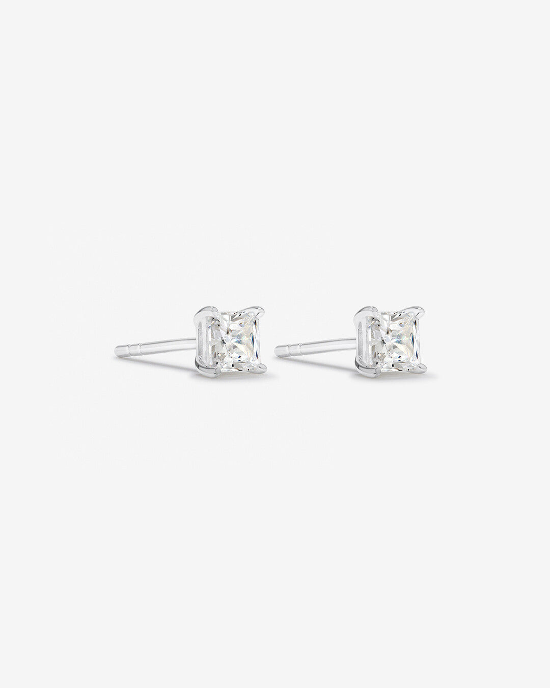 Round Cut Cubic Zirconia in 925 Sterling Silver Earrings 1
