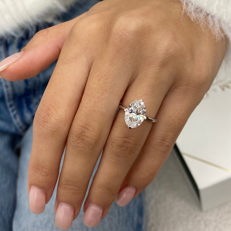 Stunning 3.0 CT Oval Moissanite Engagement Ring with Solitaire Designs 3