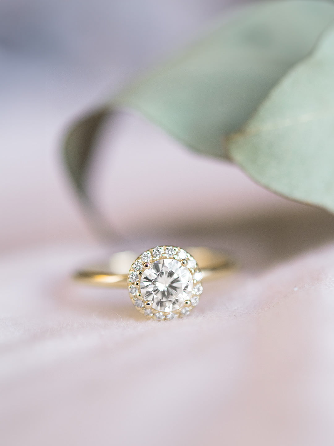 Stunning 1.0 CT Round Moissanite Engagement Ring with Halo Design 11