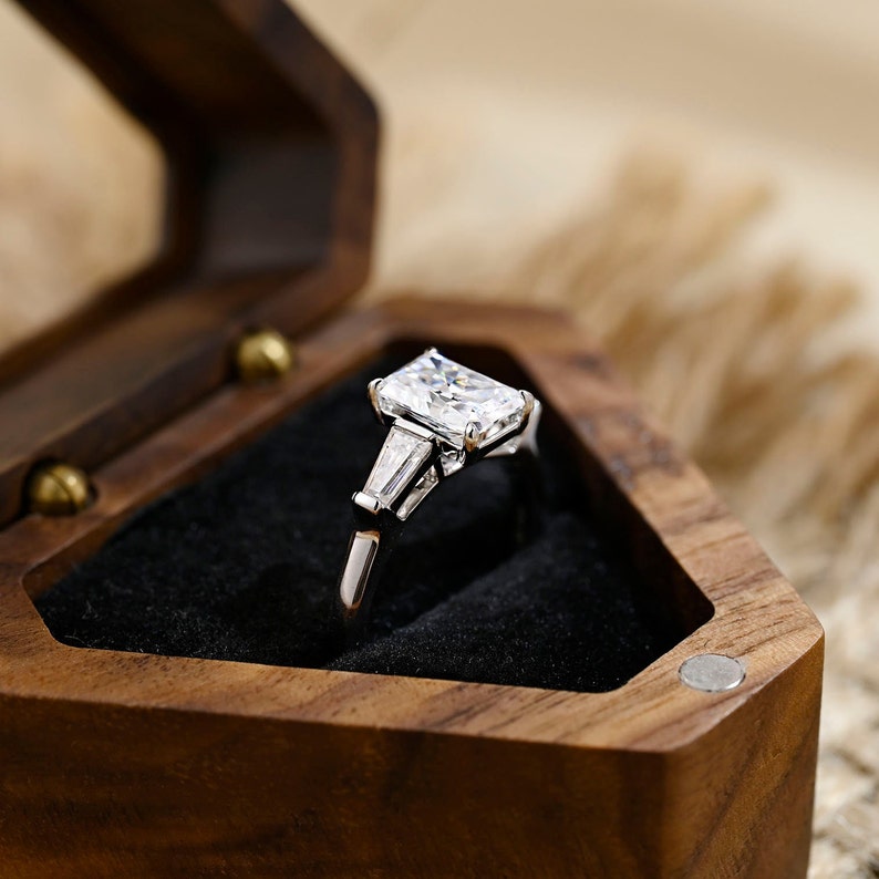3.0 CT Radiant Shaped Moissanite Engagement Ring With Three Stone Style 5