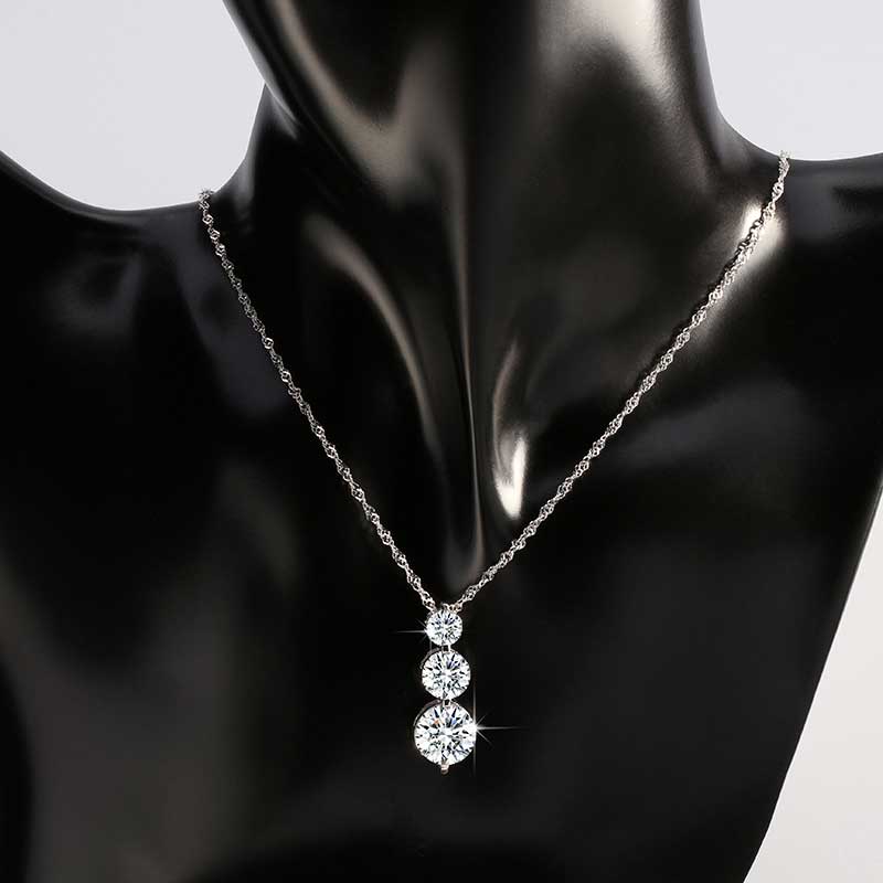 Round Cut Cubic Zirconia in 925 Sterling Silver Necklace 6