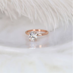 Stunning 2.0 CT Oval Moissanite Engagement Ring with Solitaire Design