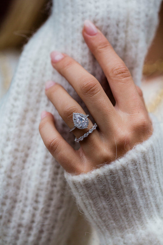 Pear Cut Halo Style Cubic Zirconia in 925 Sterling Silver Ring 2