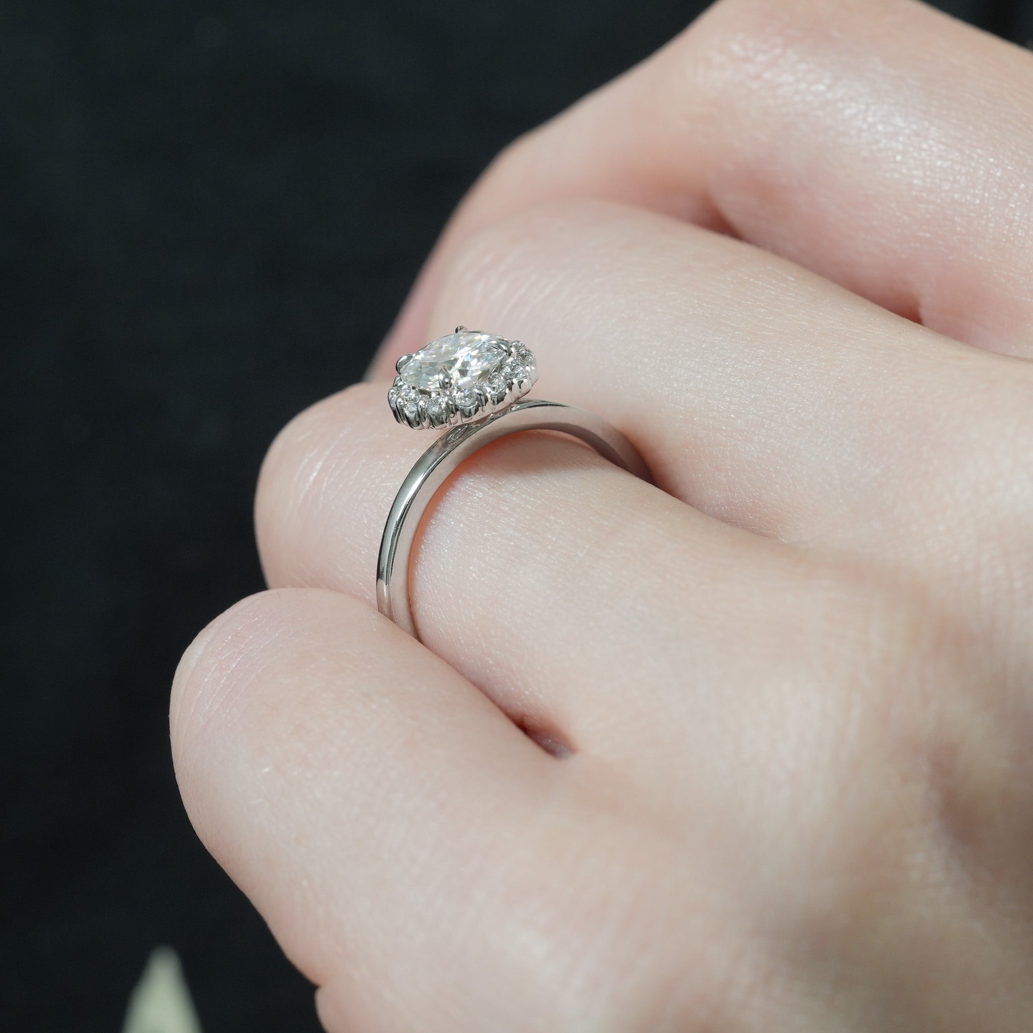 Stunning 0.50-1.50 CT Round Moissanite Engagement Ring With Halo Design 12