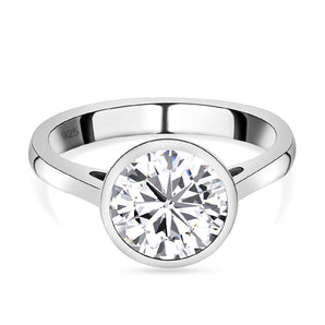 Round Cut Bezel Style Cubic Zirconia in 925 Sterling Silver Ring