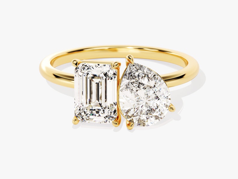 Stunning 2.50 TCW Pear & Emerald Moissanite Engagement Ring 1