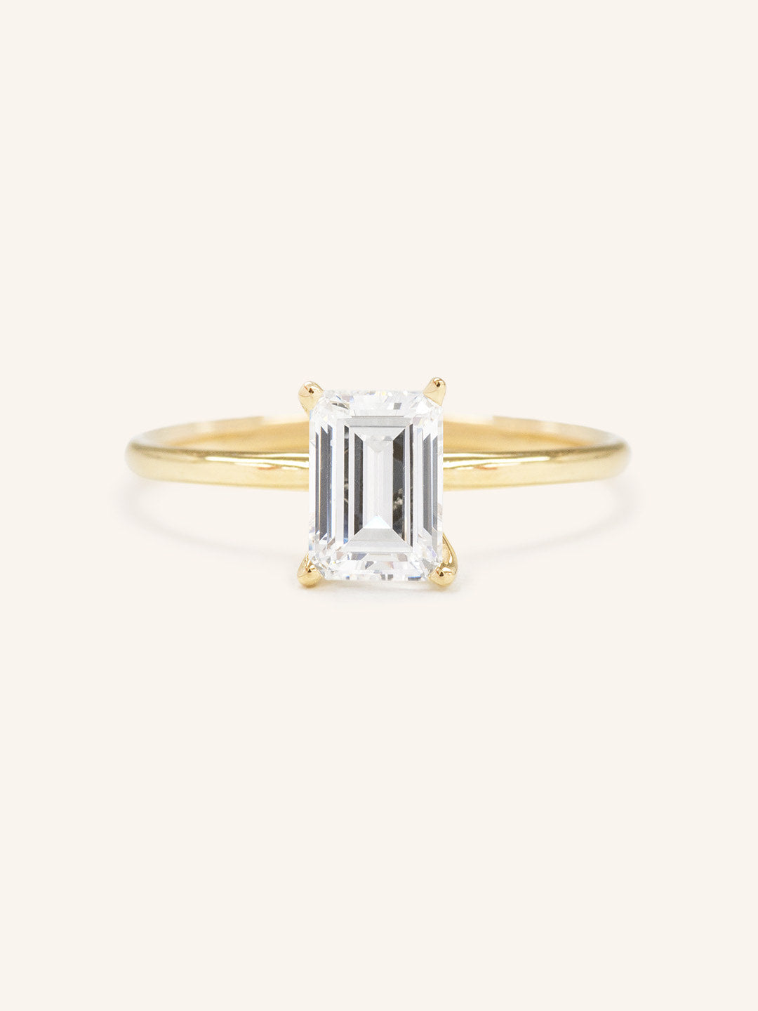 Stunning 1 CT Emerald Moissanite Engagement Ring With Solitaire Design 1