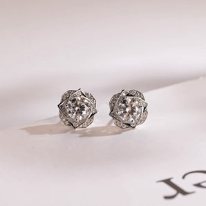 0.50 TCW Round Cut Moissanite Floral Halo Earrings in Gold 1