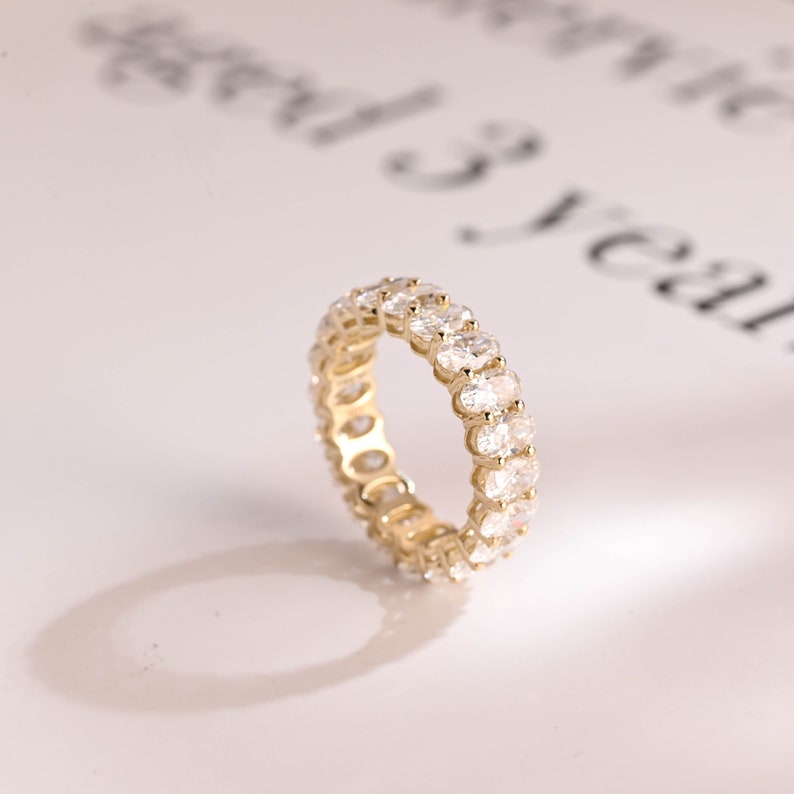 Stunning 0.5 TCW Oval Moissanite Stones Full Eternity Wedding Band 5