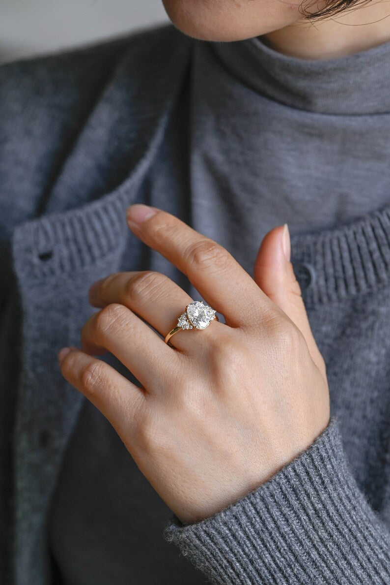 Stunning 1.0 - 2.0 CT Oval Moissanite Engagement Ring with Cluster Design 4