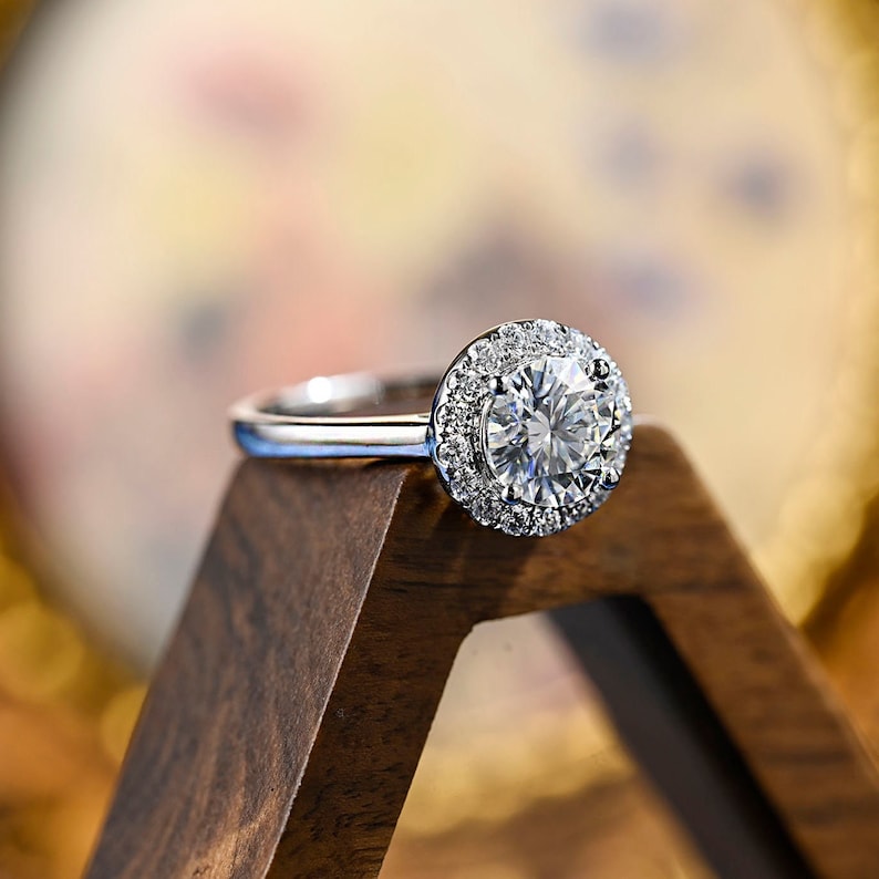 Stunning 3.0 CT Round Moissanite Engagement Ring with Halo Design 1