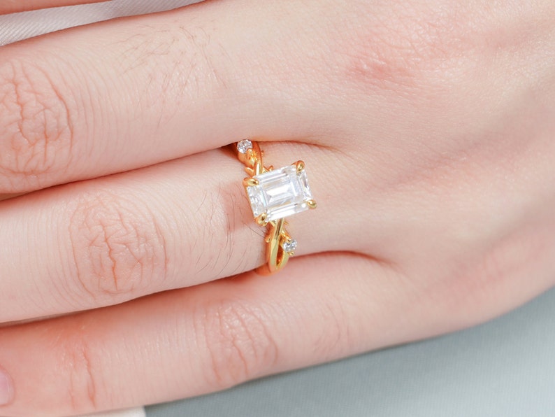 Stunning 1.0 - 2.0 CT Emerald Moissanite Engagement Ring with Twisted Pave Design 7