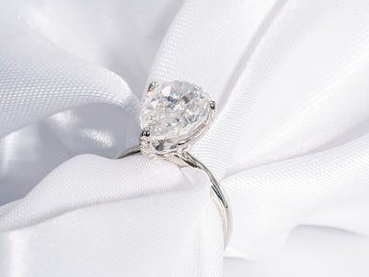 Stunning 3.0 CT Pear Cut Moissanite Engagement Ring with Solitaire Design 4