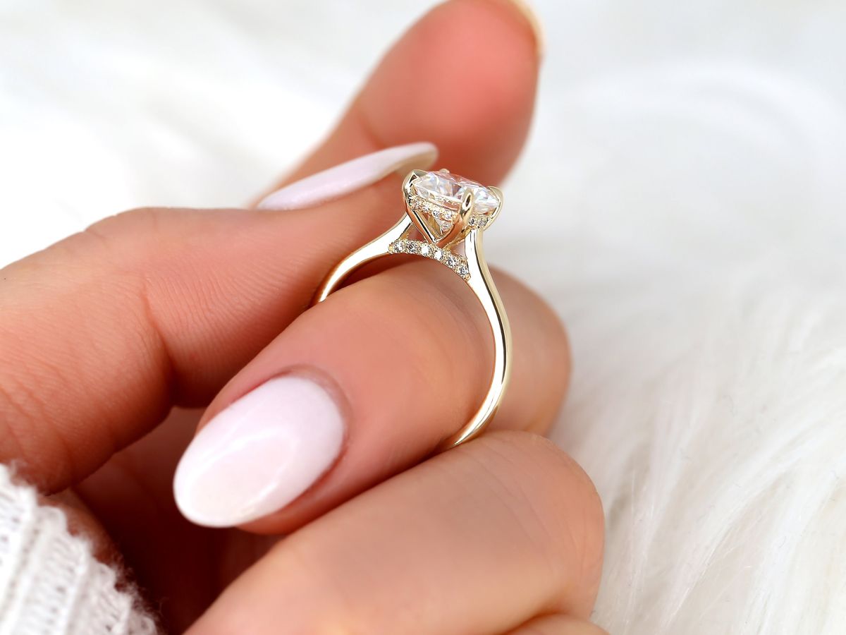 Stunning 2.0 CT Round Moissanite Engagement Ring with Hidden Halo Design 8