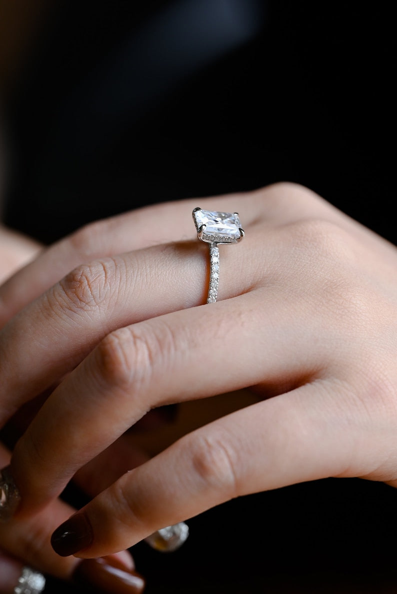 Stunning 1.0 - 2.0 CT Emerald Moissanite Engagement Ring With Hidden Halo Design 3