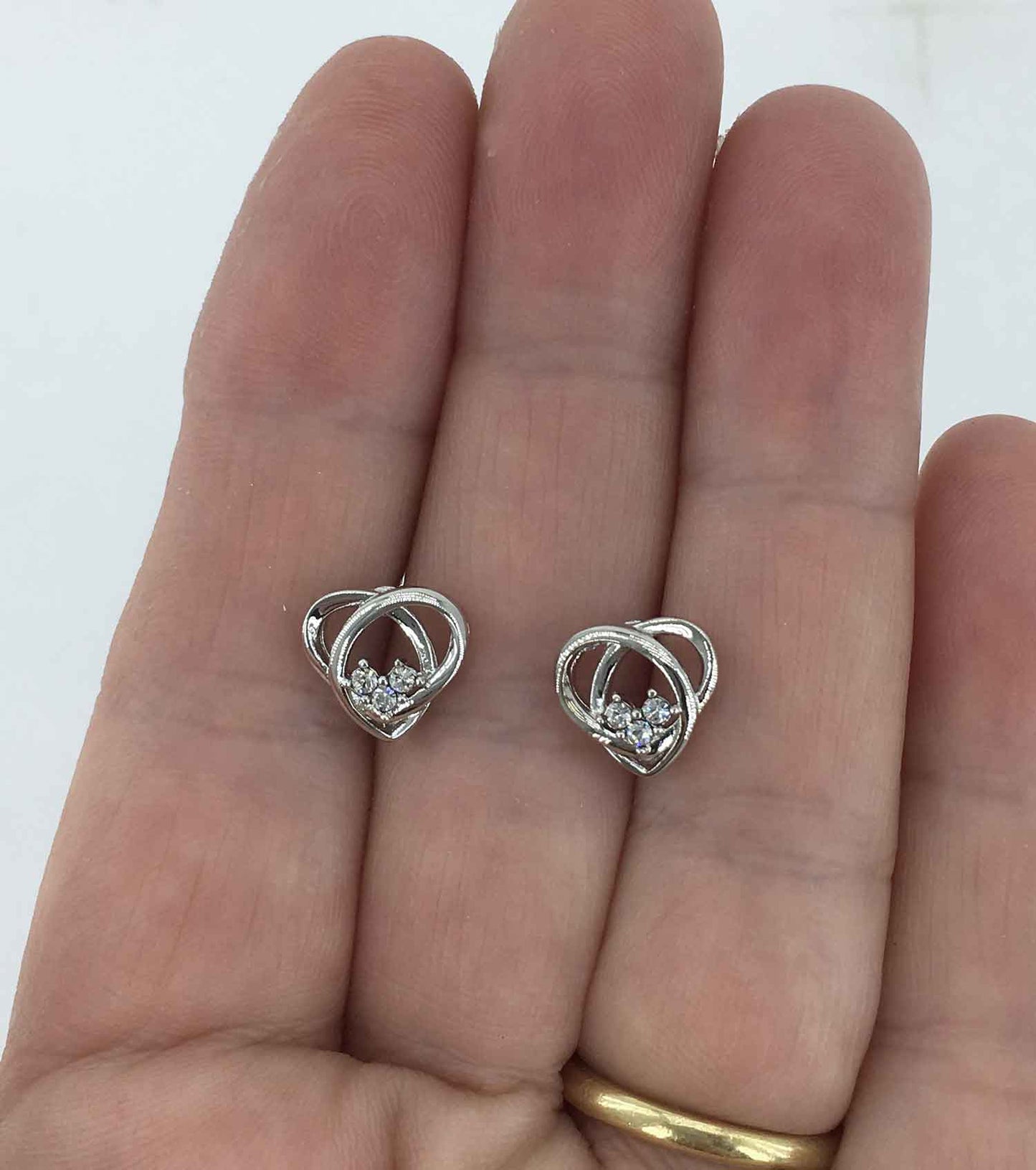 Round Cut Cubic Zirconia in 925 Sterling Silver Earrings 5