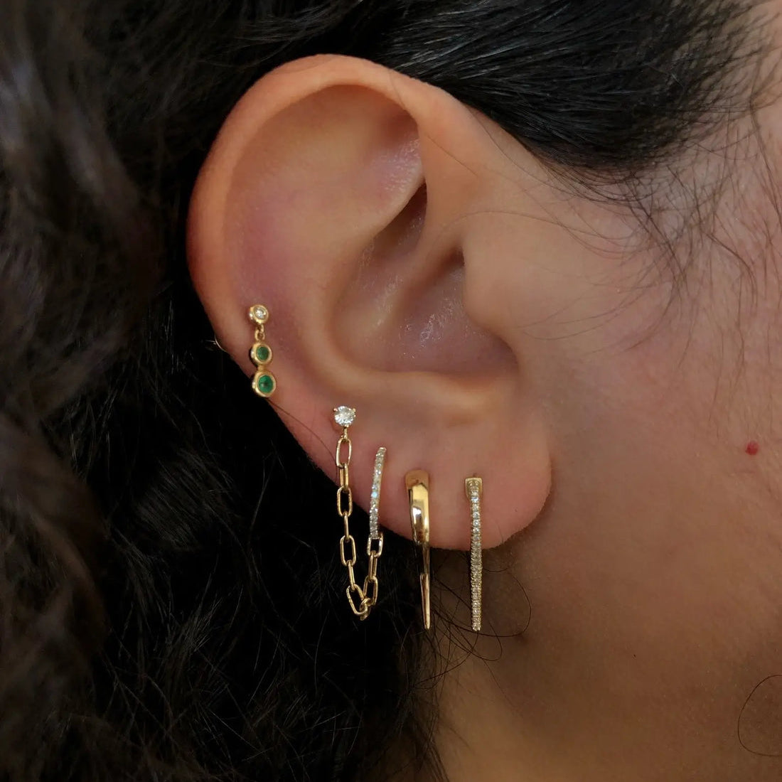 Stunning Unique Metal Hoops Earrings in Gold 2