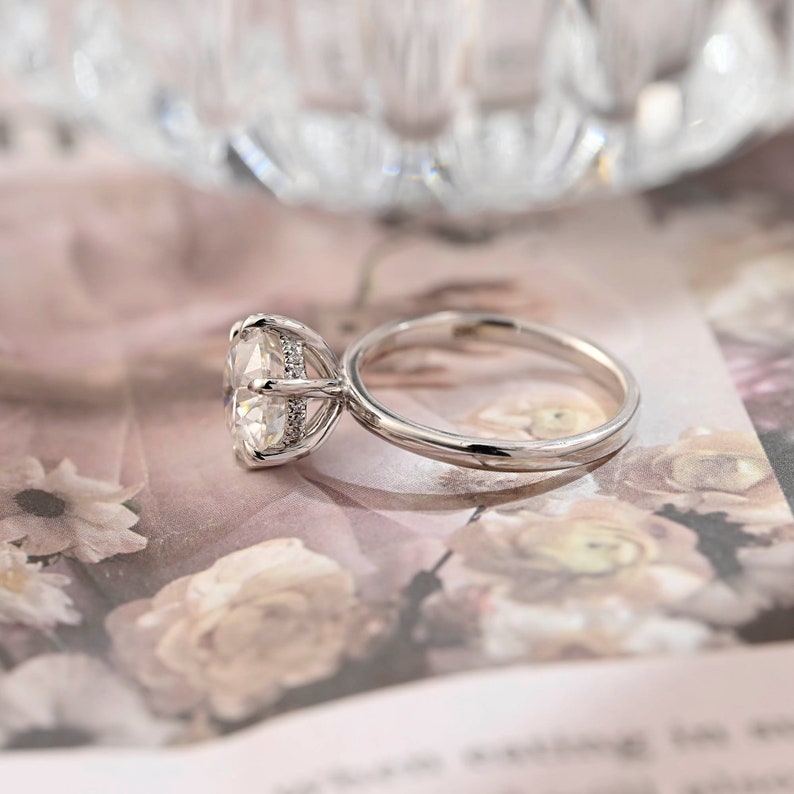 Stunning 3.0 CT Round Moissanite Engagement Ring with Hidden Halo Design 4