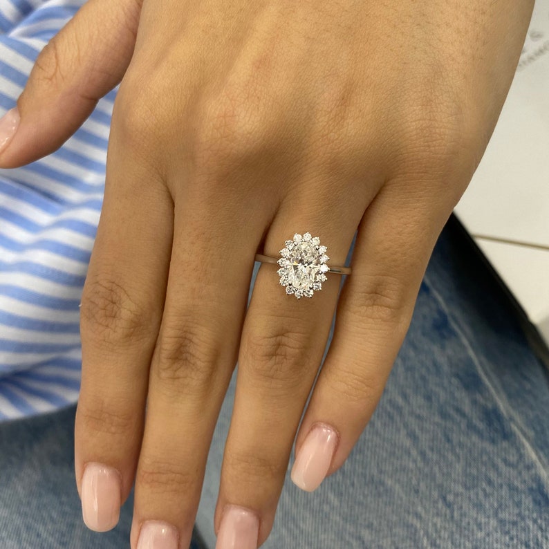Stunning 1.0 CT Oval Cut Moissanite Engagement Ring with Halo Design 2