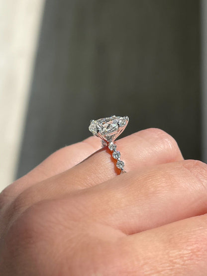 Stunning 2.0 CT Pear Moissanite Engagement Ring with Dainty Pave Design 3