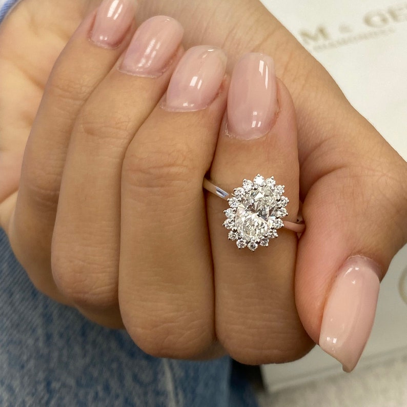 Stunning 1.0 CT Oval Cut Moissanite Engagement Ring with Halo Design 4