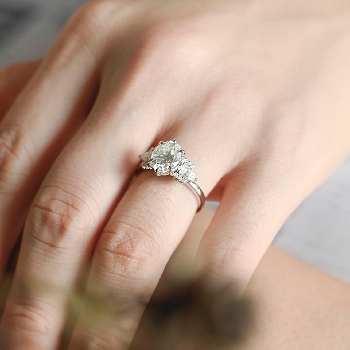Stunning 2.0 CT Oval Moissanite Engagement Ring with Cluster Design 8