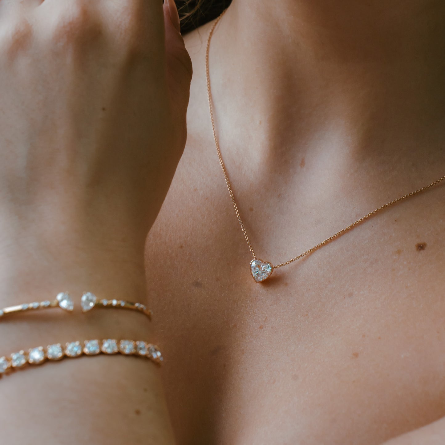 2.0 CT Heart Moissanite Diamond Solitaire Pendant Necklace in Solid Gold 2