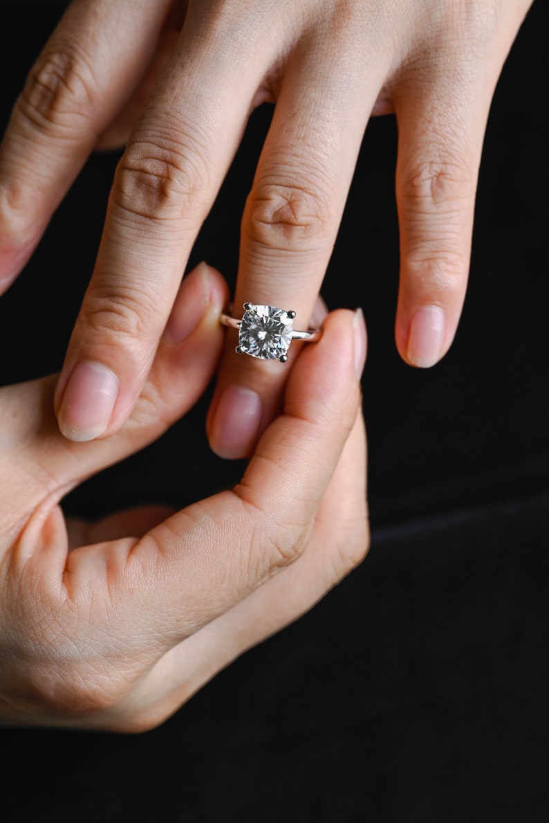 Stunning 1.0 - 2.0 CT Cushion Moissanite Engagement Ring With Solitaire Design 2