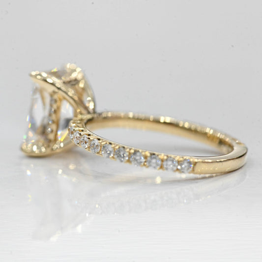 Stunning 3.0 CT Radiant Cut Moissanite Engagement Ring with Hidden Halo & Pave Design 2
