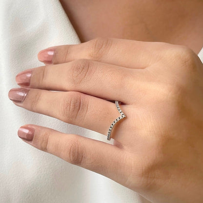 Stunning 0.20 TCW Round Moissanite Stones Curved Wedding Bands 1
