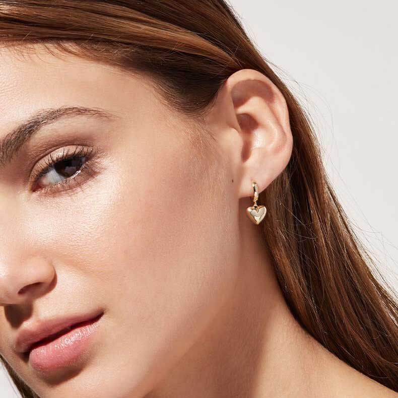 Round Cut Cubic Zirconia in 925 Sterling Silver Earrings 8