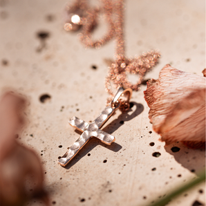 Cross Pendant Necklace in Solid Gold