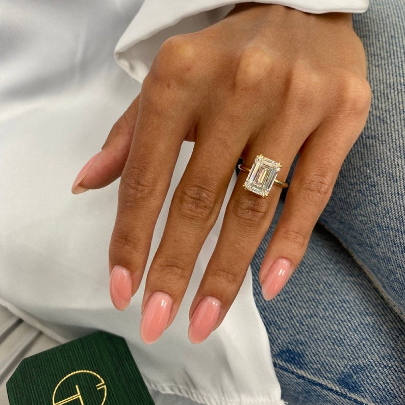 Stunning 5.0 CT Emerald Moissanite Engagement Ring with Solitaire Design 2