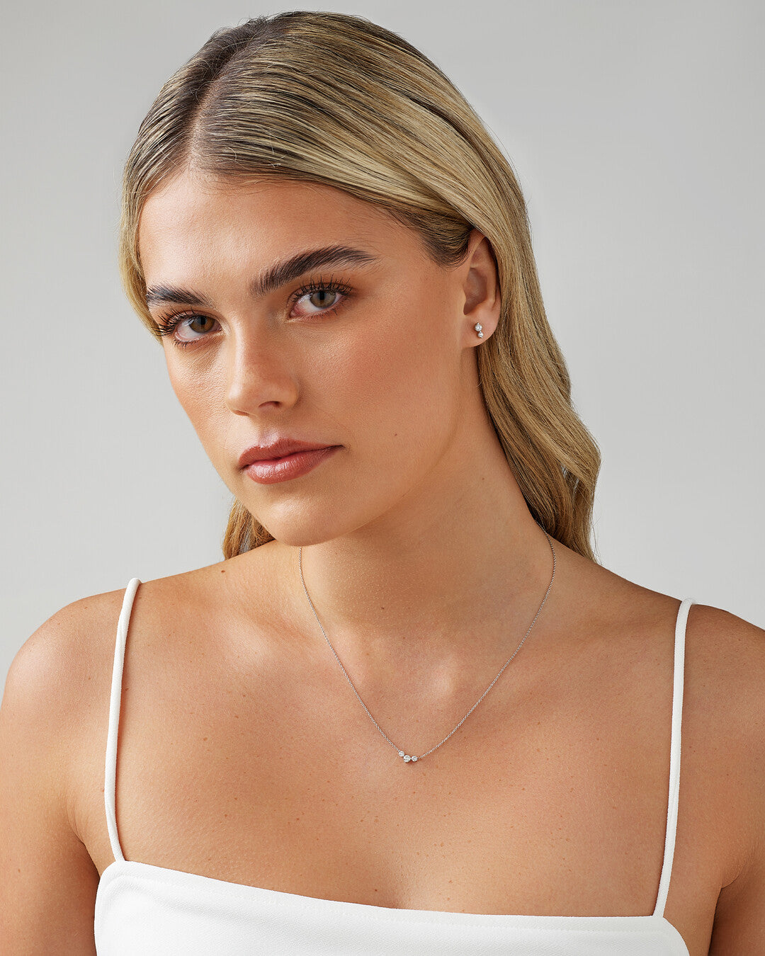 Round Cut Cubic Zirconia in 925 Sterling Silver Necklace 4