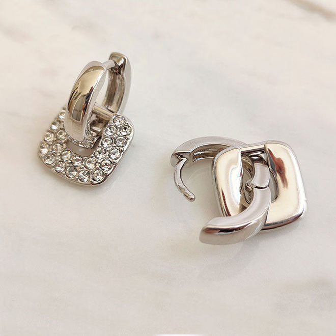 Round Cut Cubic Zirconia in 925 Sterling Silver Earrings 3