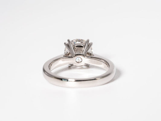 Stunning 2.0 CT Round Moissanite Solitaire Engagement Ring 2