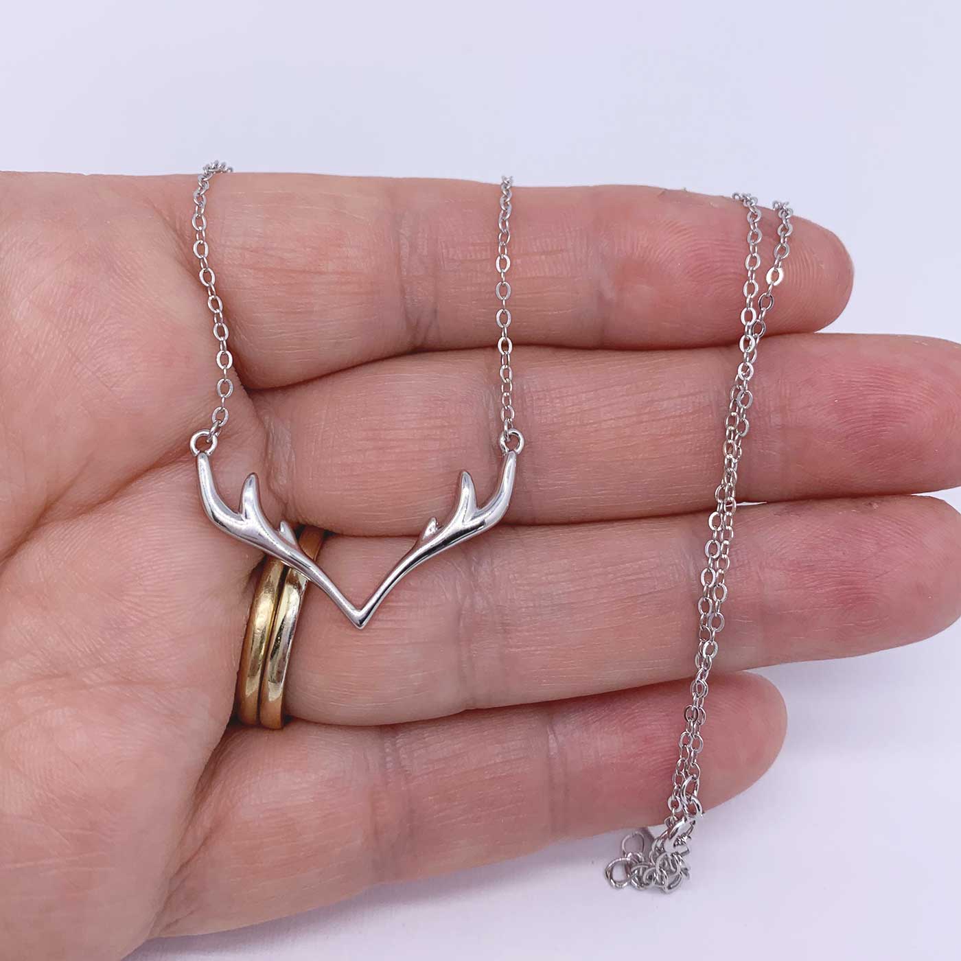 Round Cut Cubic Zirconia in 925 Sterling Silver Necklace 2