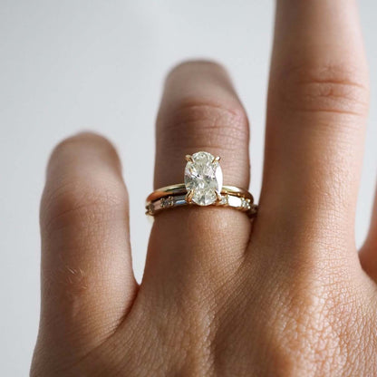 Stunning 0.20 TCW Round & Baguette Moissanite Stones Alternate Wedding Bands 3