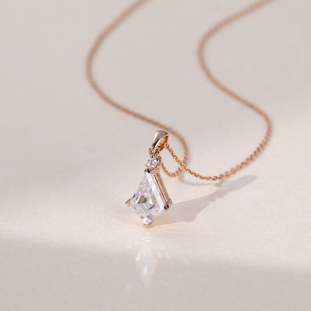 1.05 CT Kite Moissanite Diamond Solitaire Pendant Necklace in Solid Gold 2