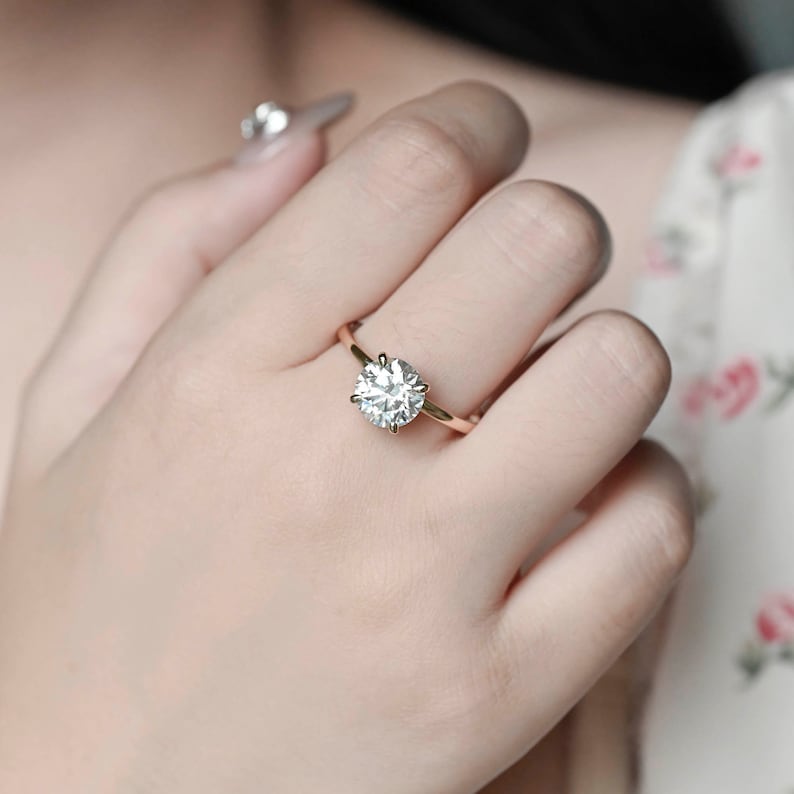 Stunning 2.0 CT Round Moissanite Engagement Ring with Solitaire Design 9