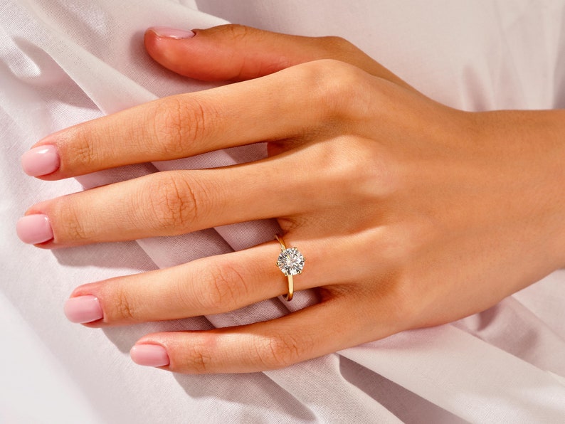 Stunning 1.0-2.0 CT Round Moissanite Engagement Ring with Solitaire Design 7